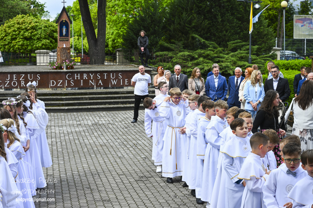 Pierwsza Komunia w kościele Świętej Rodziny w Pile
