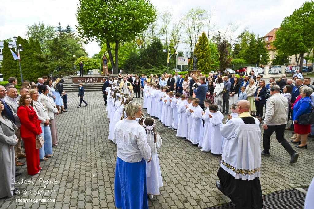 Pierwsza Komunia w kościele Świętej Rodziny w Pile