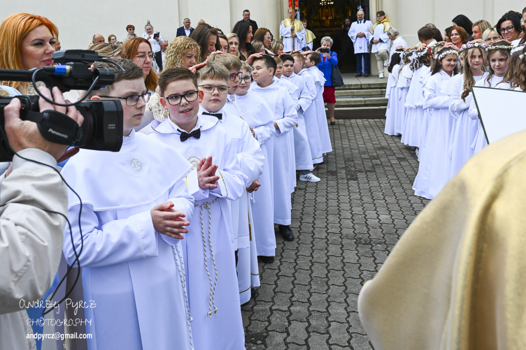 Pierwsza Komunia w kościele Świętej Rodziny w Pile