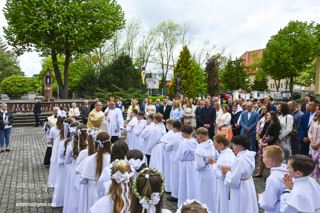 Pierwsza Komunia w kościele Świętej Rodziny w Pile