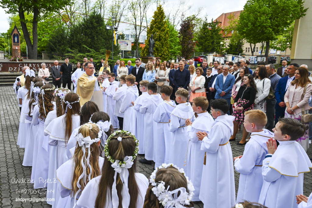 Pierwsza Komunia w kościele Świętej Rodziny w Pile