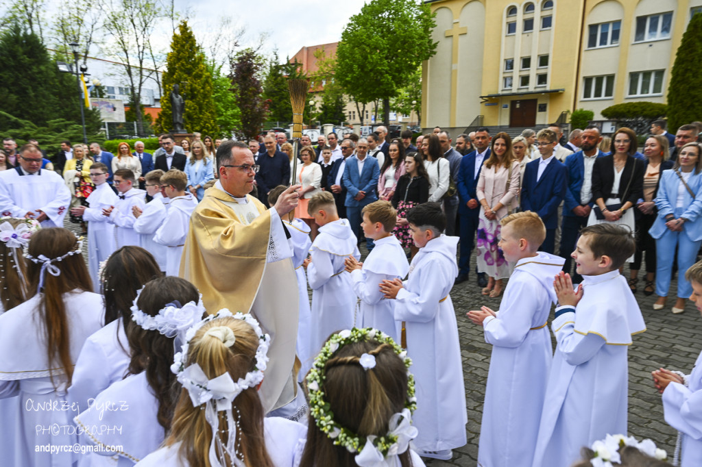 Pierwsza Komunia w kościele Świętej Rodziny w Pile