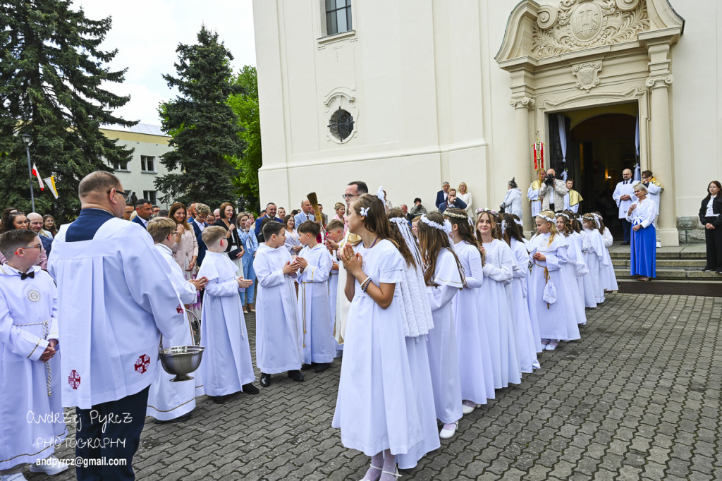 Pierwsza Komunia w kościele Świętej Rodziny w Pile