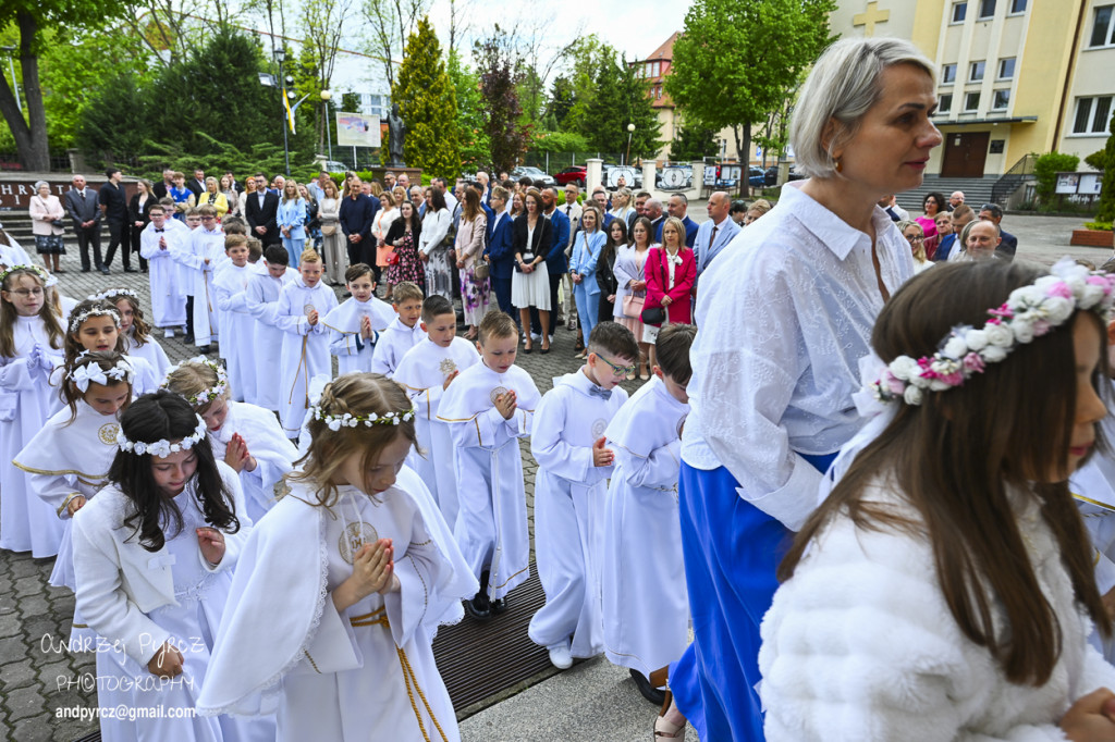 Pierwsza Komunia w kościele Świętej Rodziny w Pile