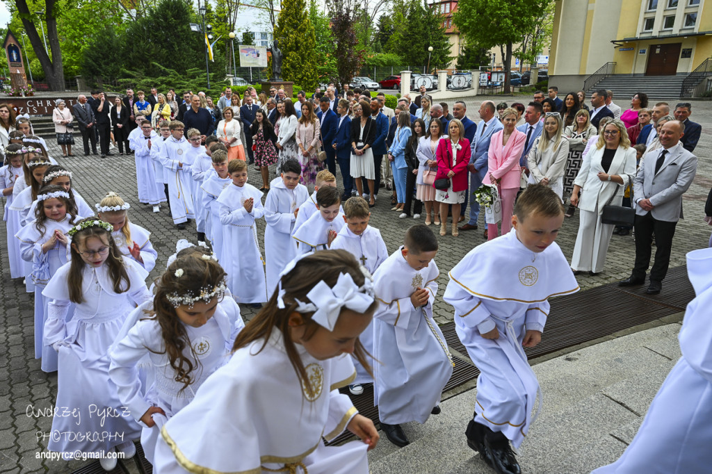 Pierwsza Komunia w kościele Świętej Rodziny w Pile