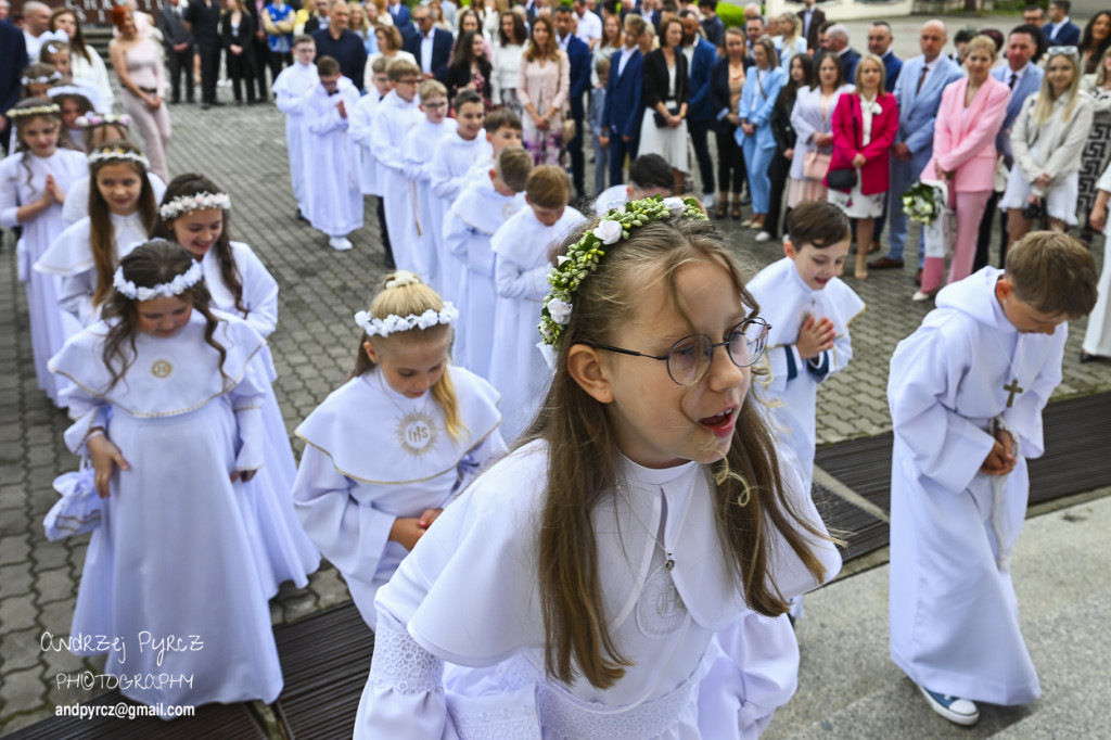 Pierwsza Komunia w kościele Świętej Rodziny w Pile