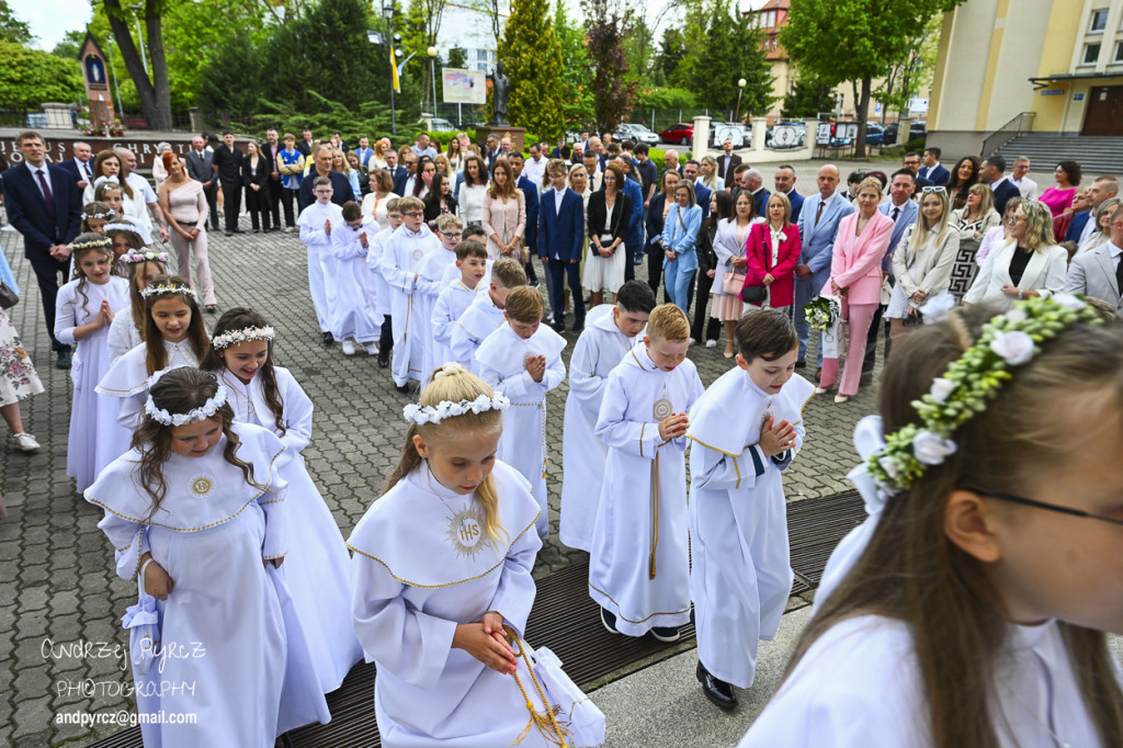 Pierwsza Komunia w kościele Świętej Rodziny w Pile