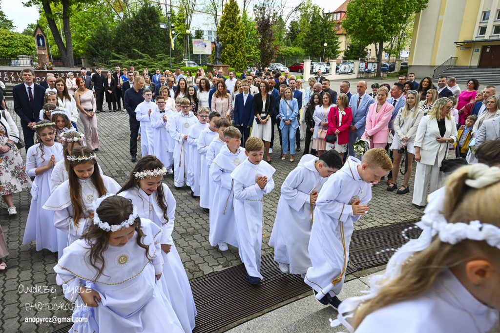 Pierwsza Komunia w kościele Świętej Rodziny w Pile