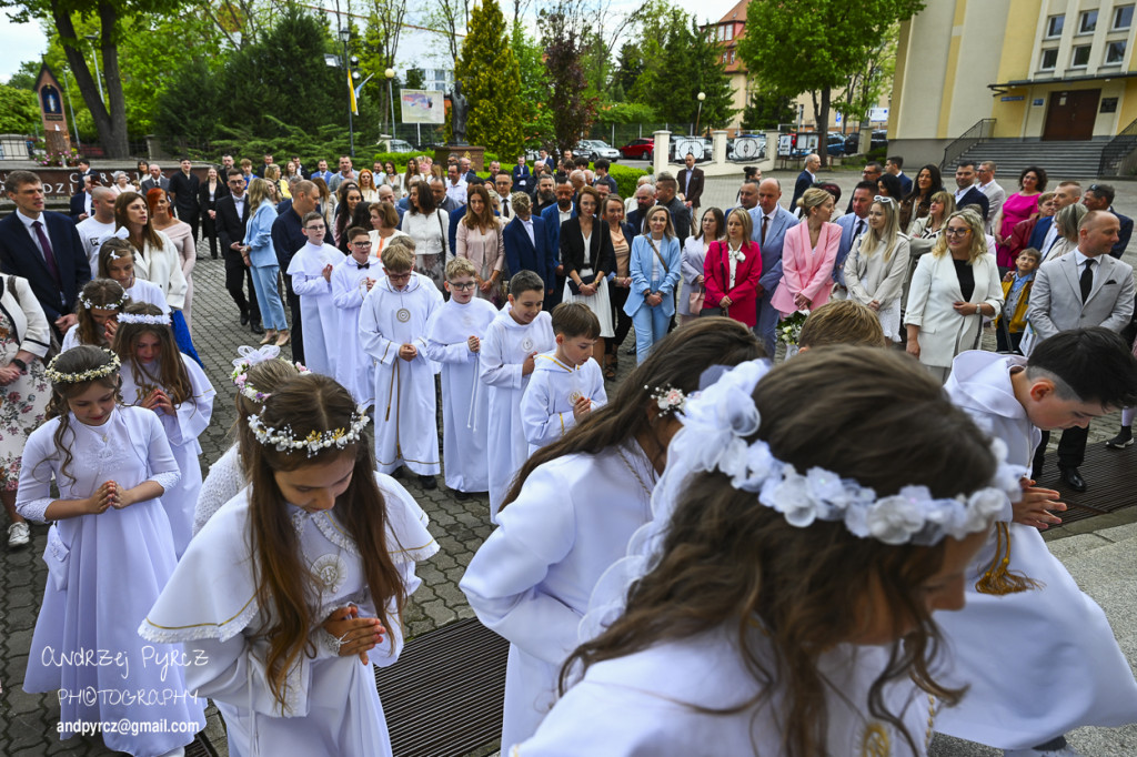 Pierwsza Komunia w kościele Świętej Rodziny w Pile