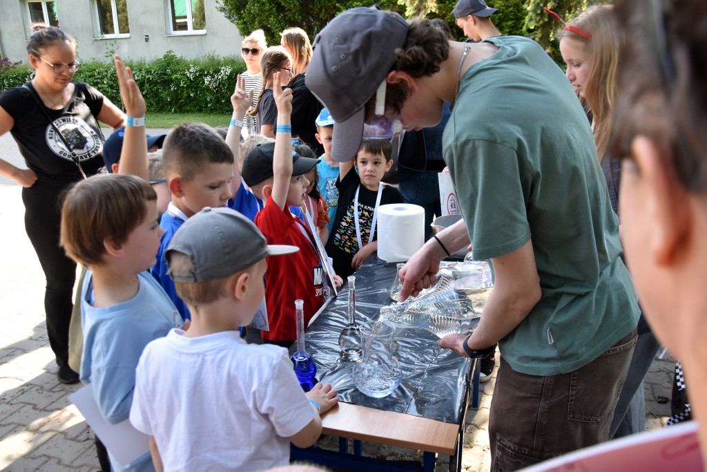 Piknik naukowy w Dobrej Szkole w Ratajach