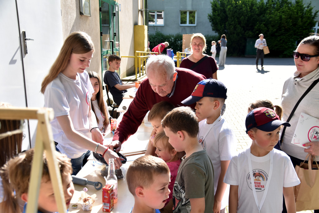 Piknik naukowy w Dobrej Szkole w Ratajach