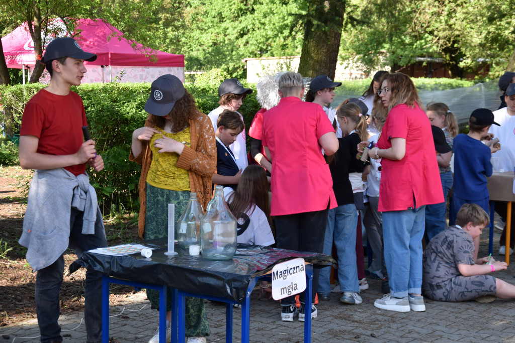 Piknik naukowy w Dobrej Szkole w Ratajach