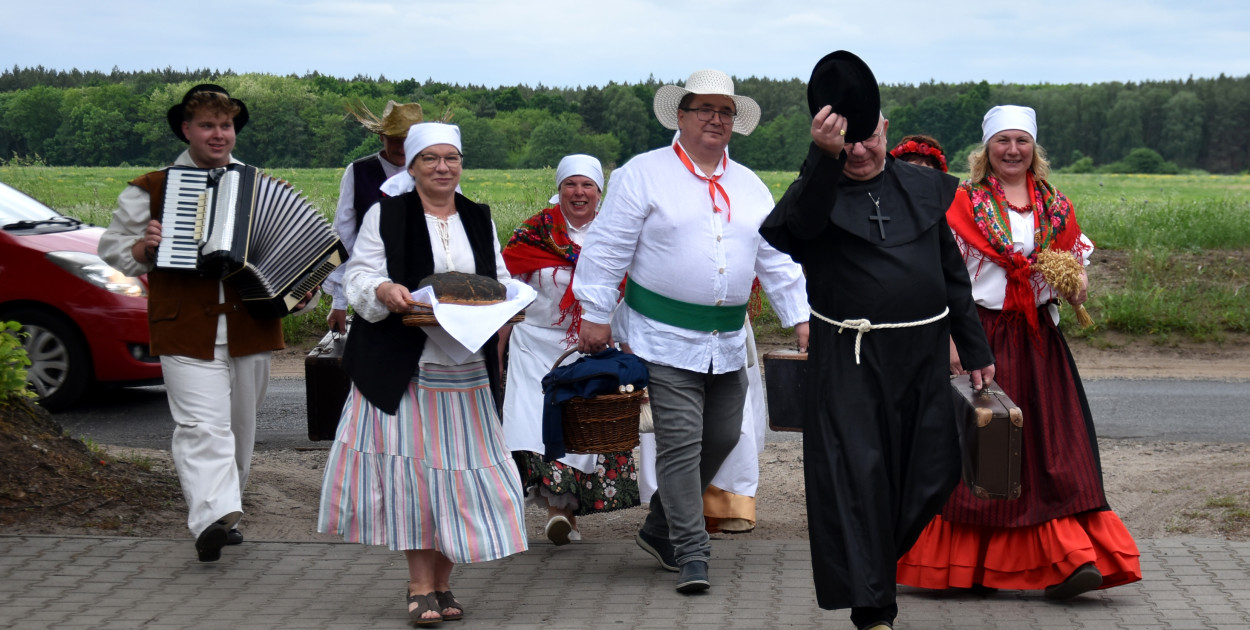 Folwarczna biesiada z dworskimi