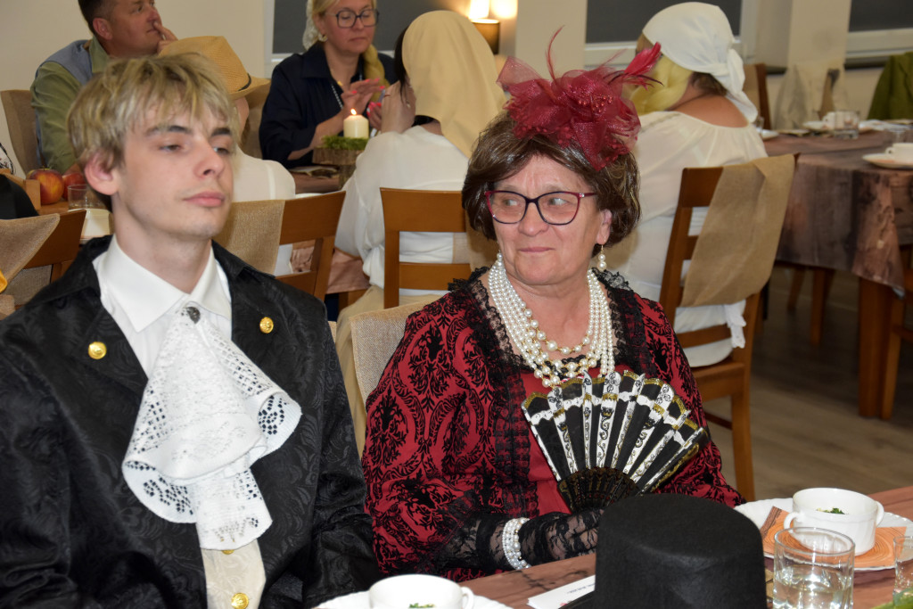Folwarczna biesiada z dworskimi