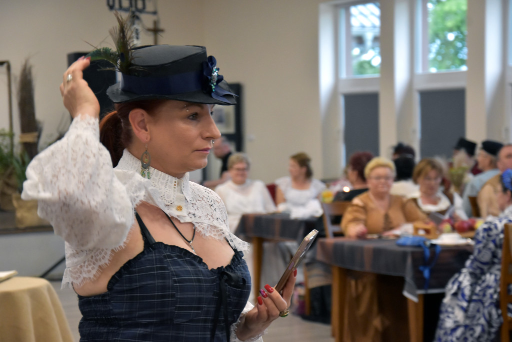 Folwarczna biesiada z dworskimi