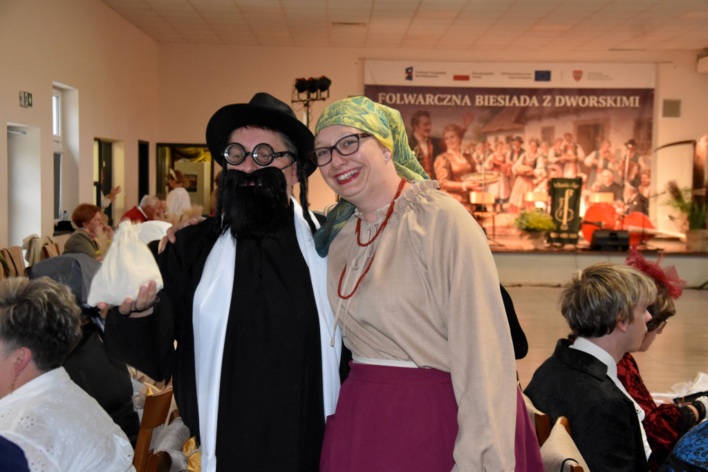 Folwarczna biesiada z dworskimi