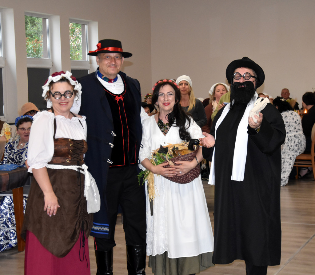 Folwarczna biesiada z dworskimi