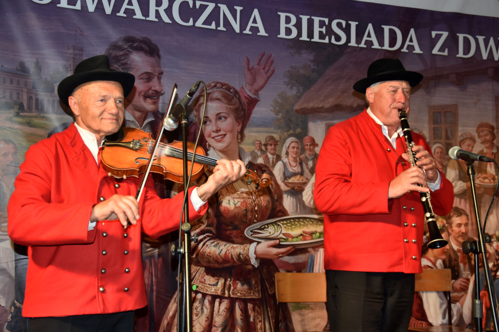 Folwarczna biesiada z dworskimi