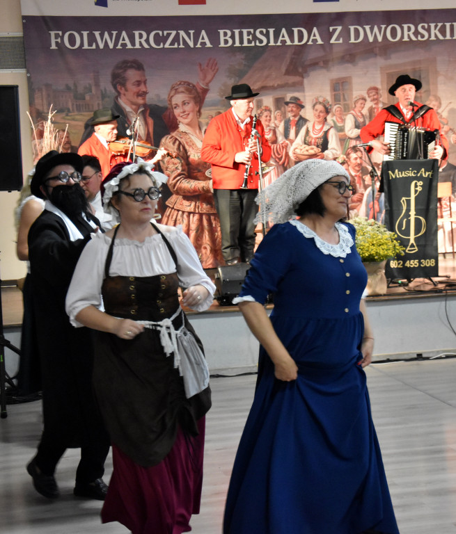 Folwarczna biesiada z dworskimi