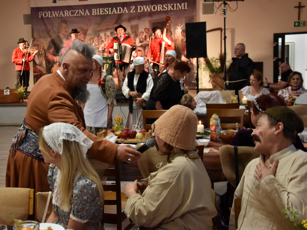 Folwarczna biesiada z dworskimi