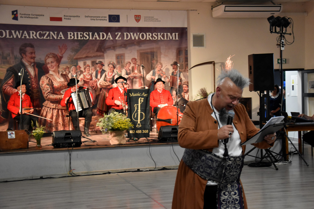 Folwarczna biesiada z dworskimi
