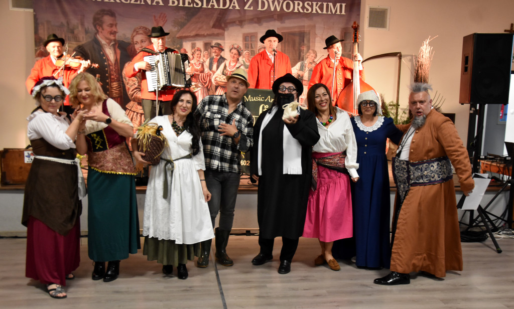 Folwarczna biesiada z dworskimi