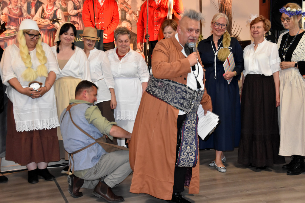 Folwarczna biesiada z dworskimi