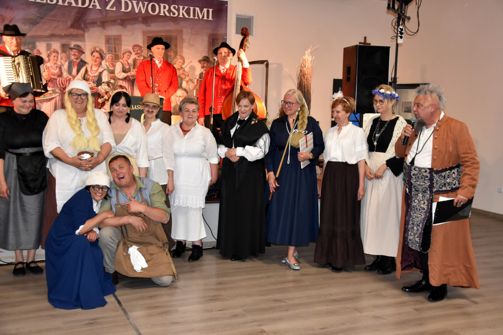 Folwarczna biesiada z dworskimi