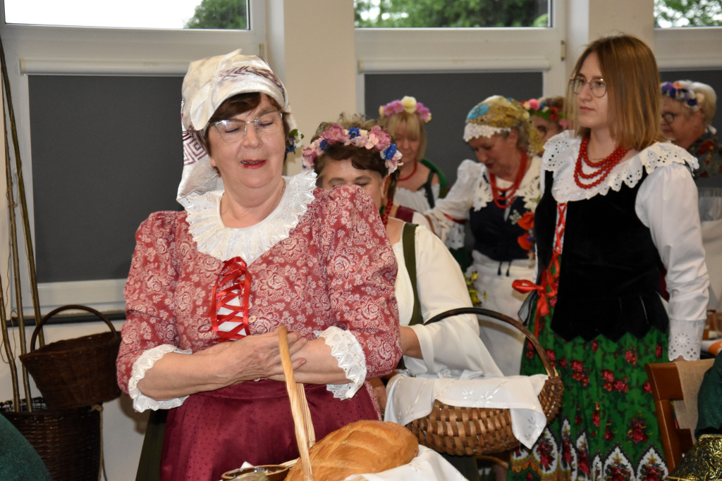 Folwarczna biesiada z dworskimi