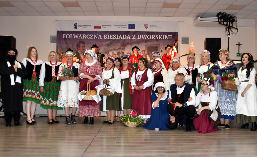 Folwarczna biesiada z dworskimi
