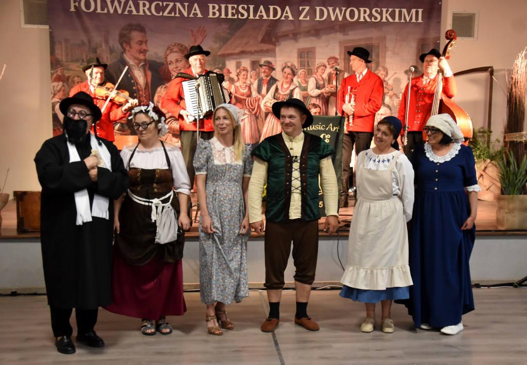 Folwarczna biesiada z dworskimi