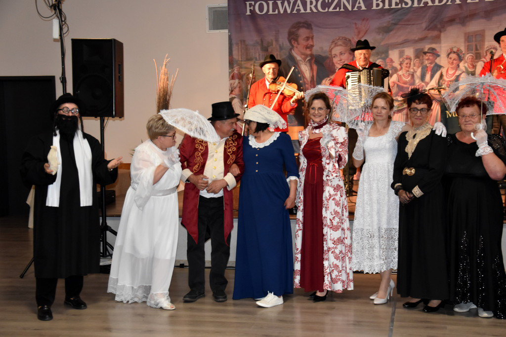 Folwarczna biesiada z dworskimi