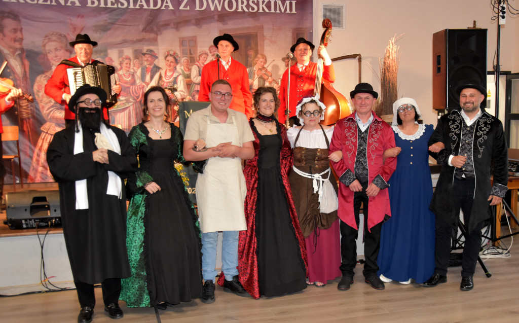 Folwarczna biesiada z dworskimi
