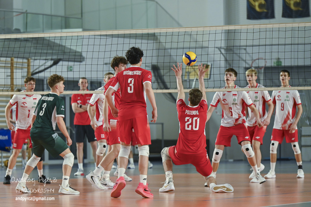 Piła: Kadra narodowa U-18 w siatkówce