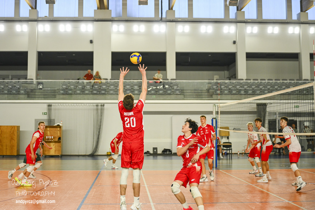 Piła: Kadra narodowa U-18 w siatkówce