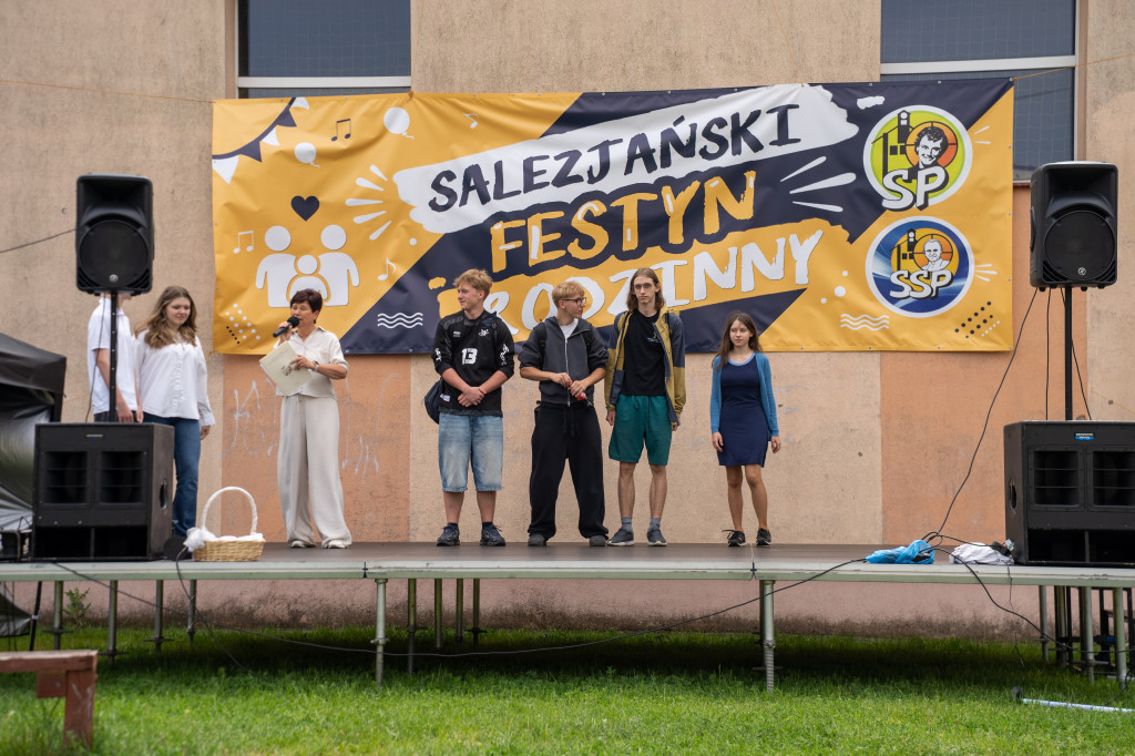 25 lat Salezjańskiej Szkoły Podstawowej w Pile