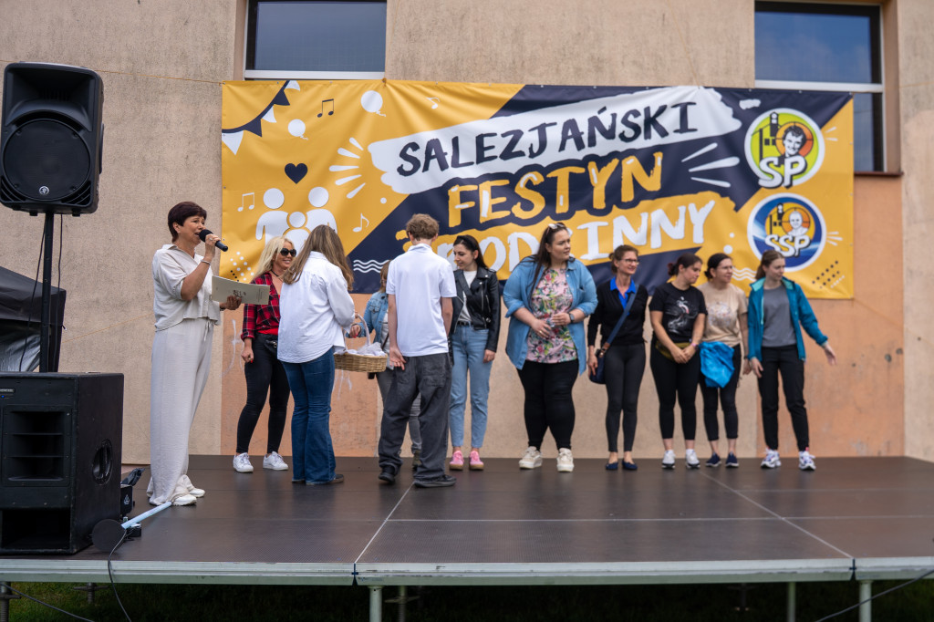 25 lat Salezjańskiej Szkoły Podstawowej w Pile