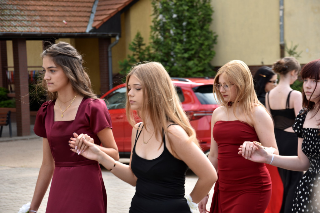 Polonez ósmoklasistów w Białośliwiu