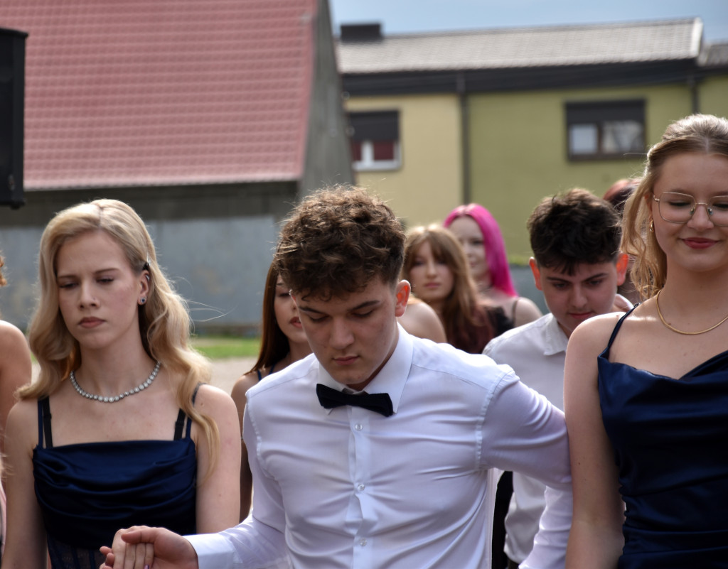 Polonez ósmoklasistów w Białośliwiu