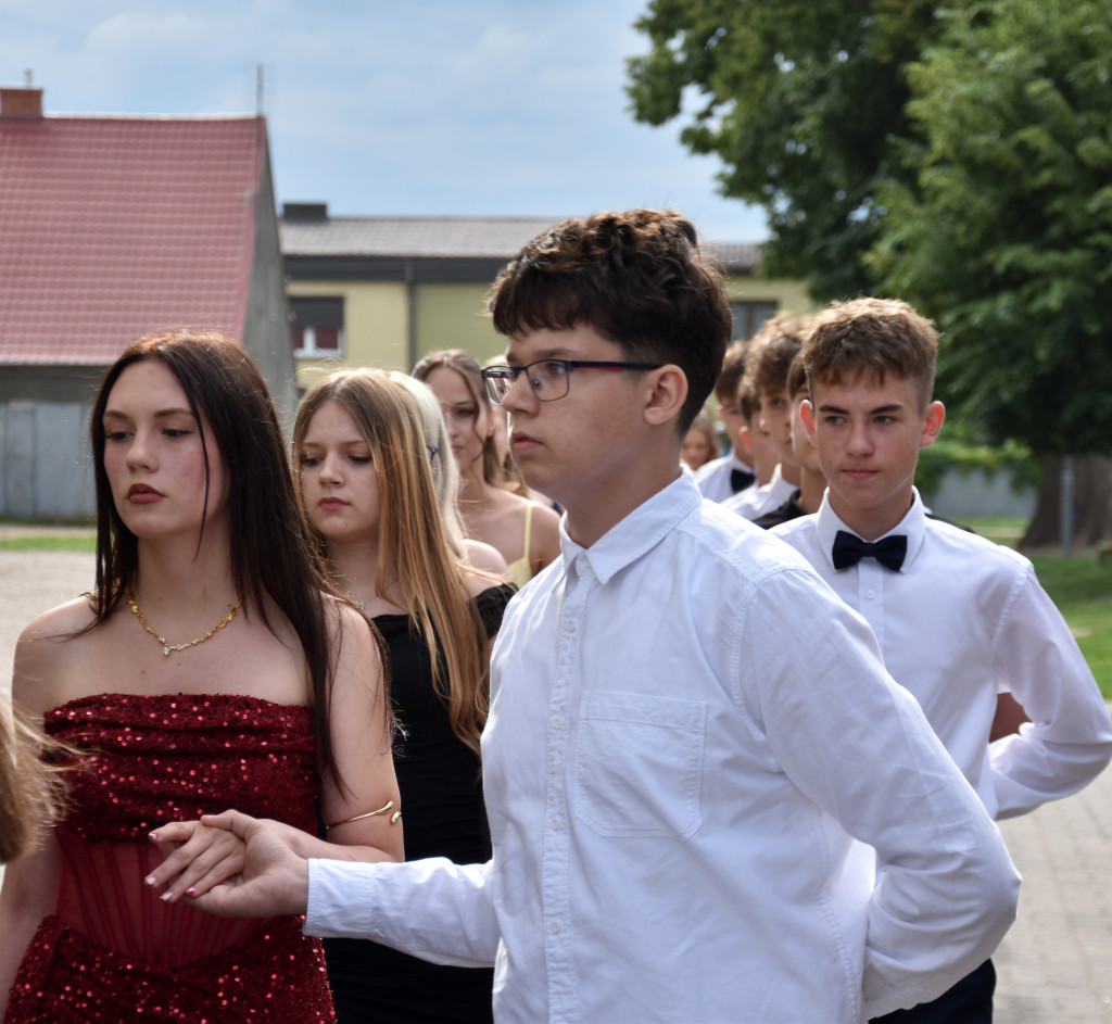 Polonez ósmoklasistów w Białośliwiu