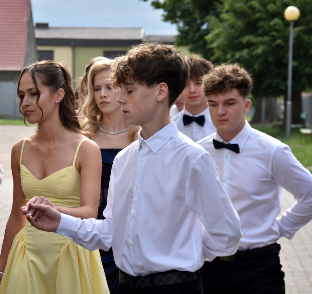 Polonez ósmoklasistów w Białośliwiu