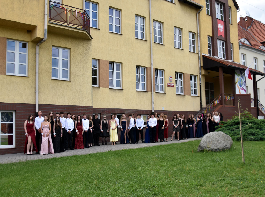 Polonez ósmoklasistów w Białośliwiu