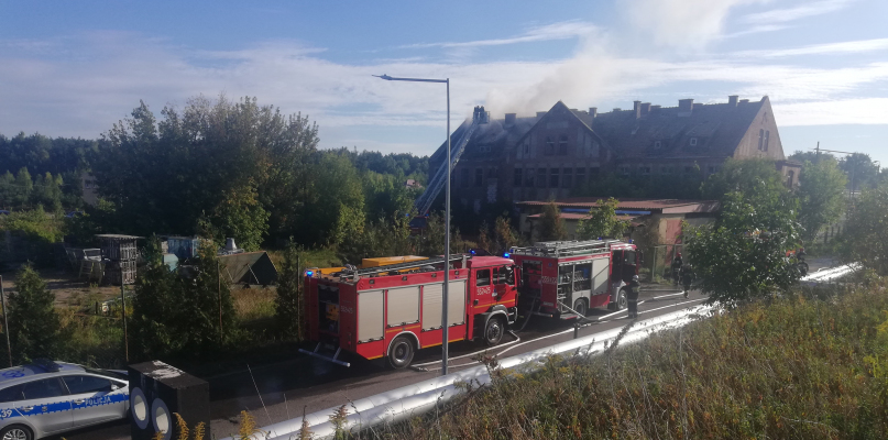 Pożar pustostanu przy Warsztatowej w Pile