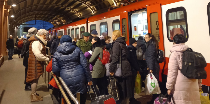 Uchodźcy na Dworcu Letnum w Poznaniu (fot. UMWW)