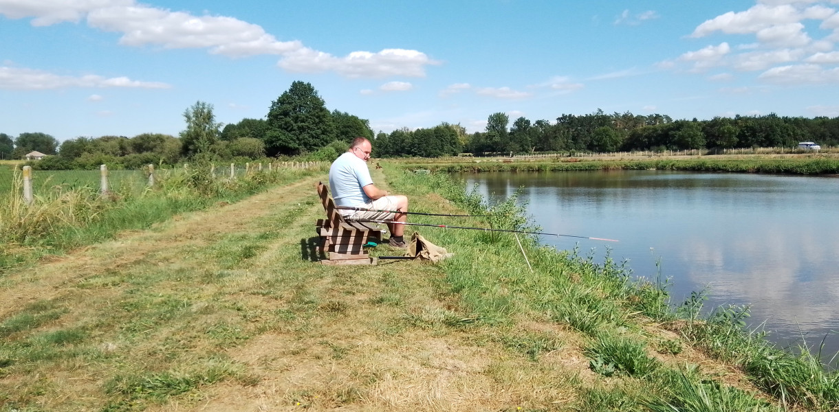 Chciał mieć dom, a przy domu staw...