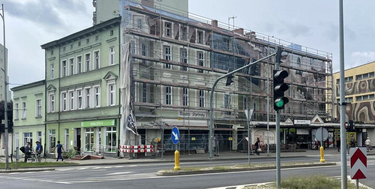 Piła: w centrum miasta powstaje nowy mural. Świetny pomysł i wspaniały efekt!
