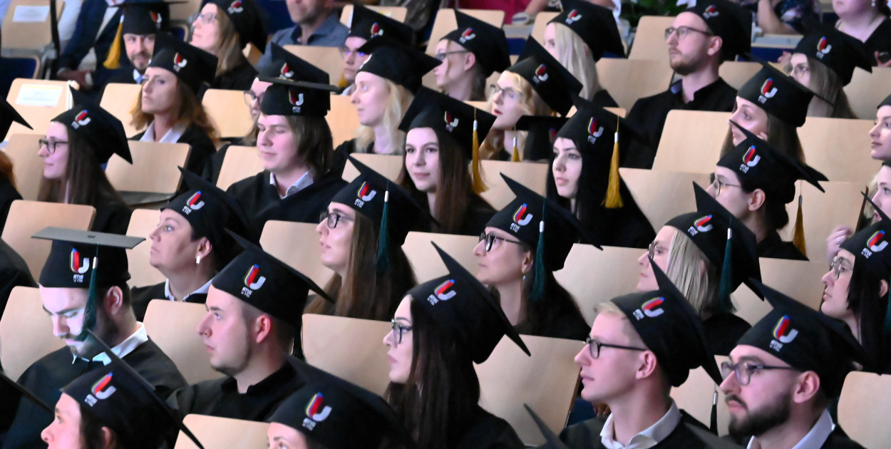 Dyplomatorium w ANS w Pile. Birety poszybowały w górę!