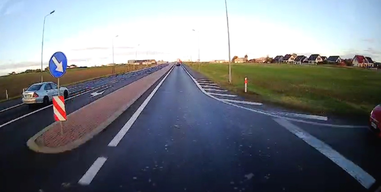 Tak jechał szaleniec na tablicach PZL!