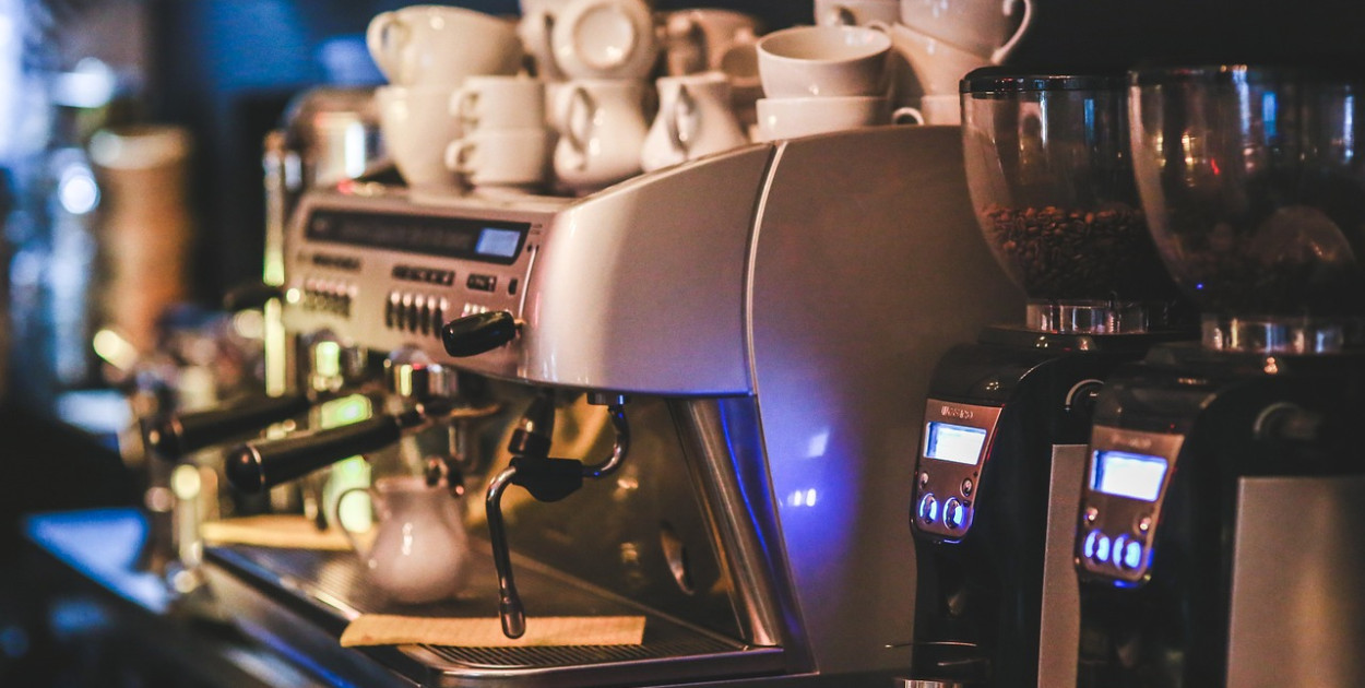 Najlepsze rozwiązania kawowe dla biur i firm w Warszawie - Jura i Saeco