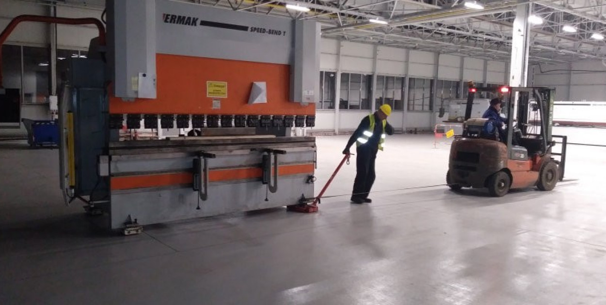 Przenoszenie maszyn przemysłowych: kompleksowy przewodnik